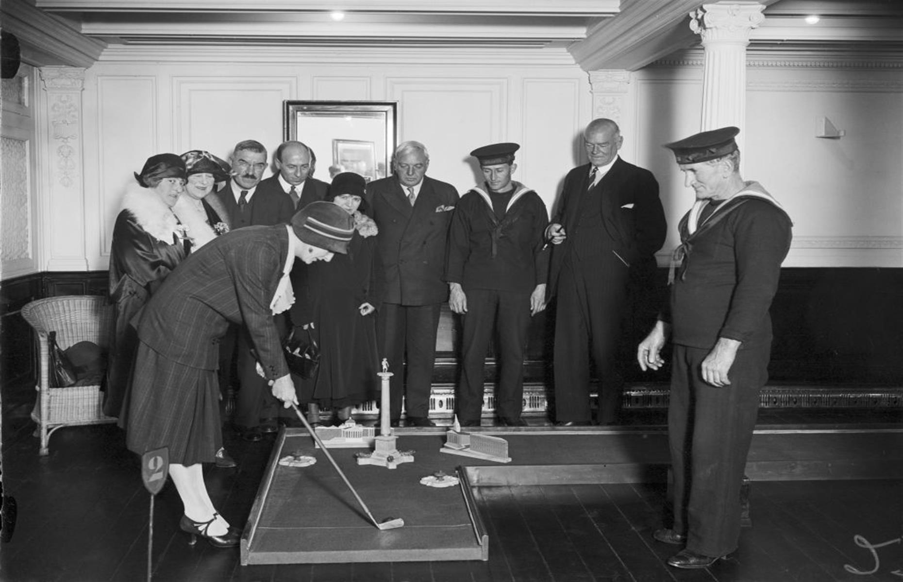 1930: RMS Atlantis' mini golf course